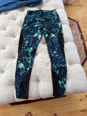 Nike Dri-FIT Black and Teal Pixelated Workout Leggings